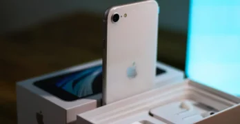 iPhone SE 2nd Gen 2020 Kecil-Kecil Cabe Rawit, Performa Ngebut! - phillyist.com