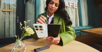 Comeback Gila! Motorola Razr Fold Bikin HP Lipat Makin Flex - phillyist.com